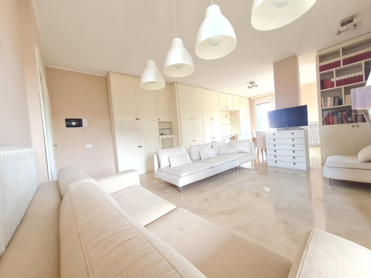 Ottoboni Charme Apartment With Terrace Mailand Exterior foto