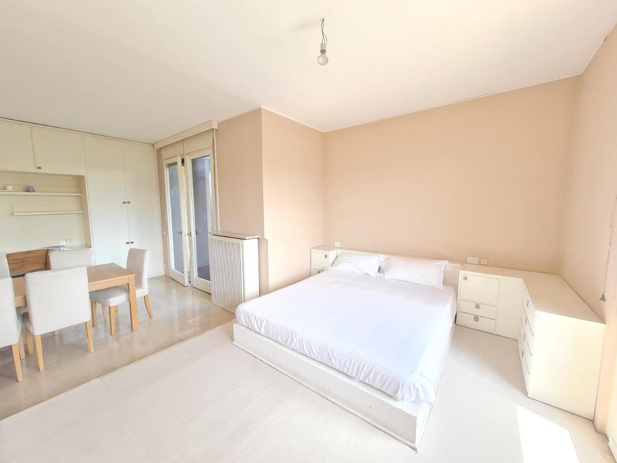 Ottoboni Charme Apartment With Terrace Mailand Exterior foto